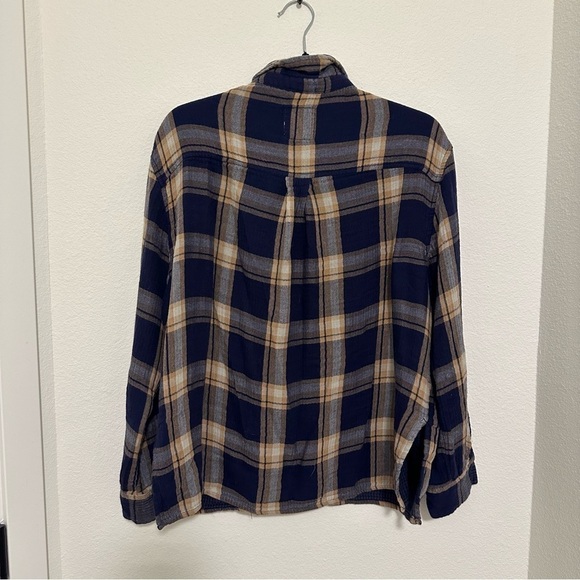 Aerie Super Soft Plaid Shirt Buttoned Navy Blue Tan Cream Size Medium Women’s - Picture 11 of 13